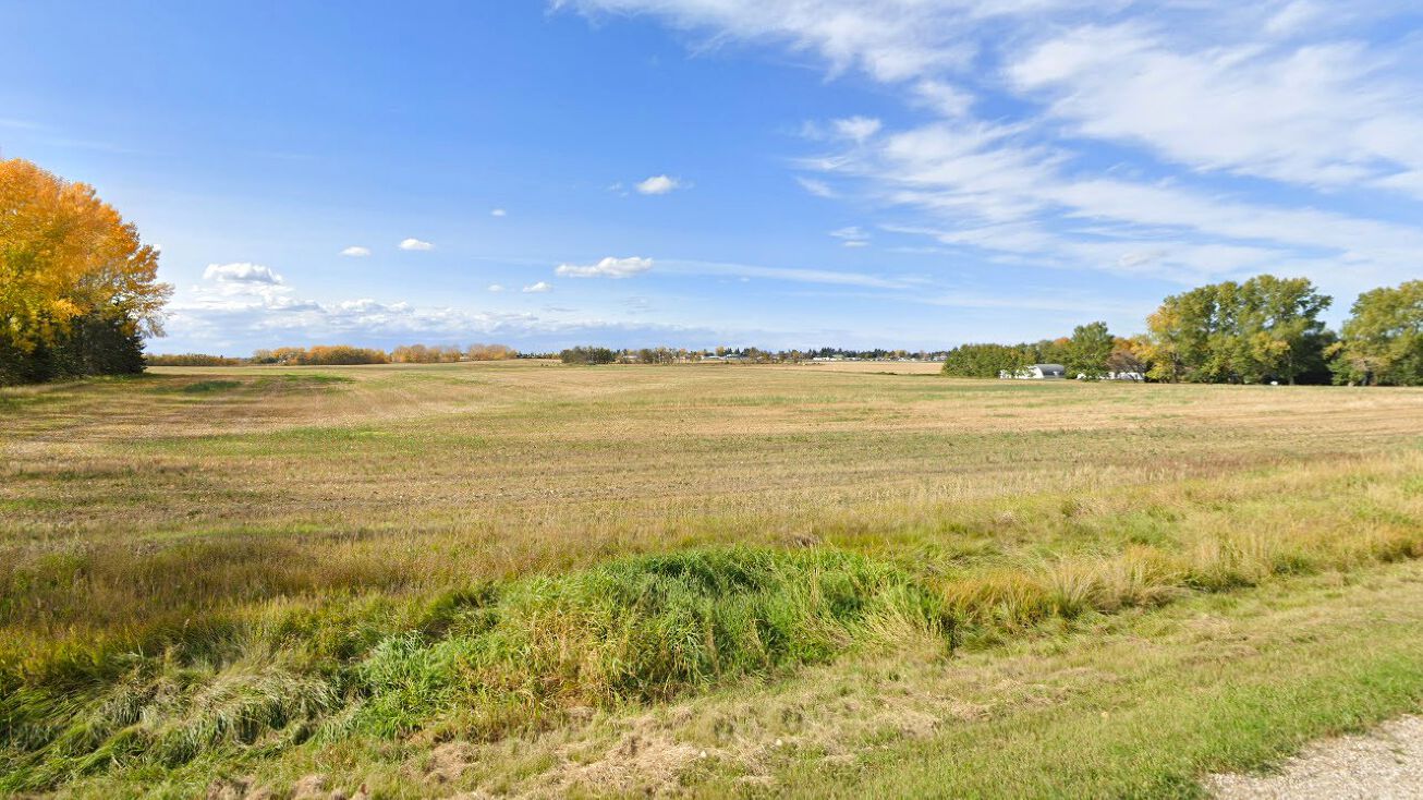 Range Road 283, Innisfail, CA AB T4G 0G3