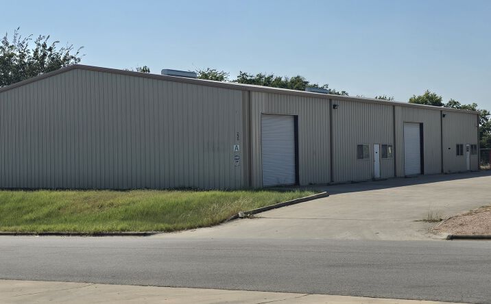 Pictures of Industrial property located at 239 Investment Loop, Hutto, TX 78634 for sales - image #1