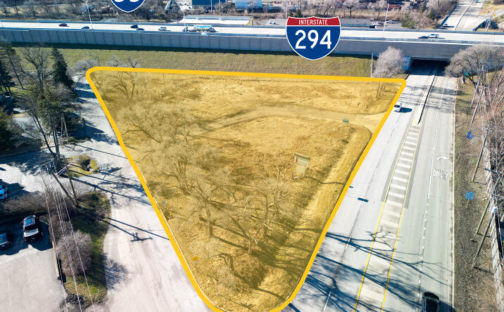 Pictures of Land property located at 6989 Joliet Rd, Indian Head Park, IL 60525 for sales - image #1