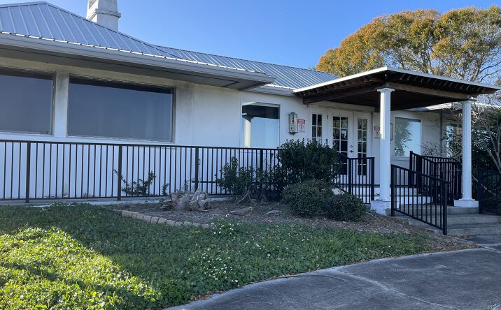 Pictures of Retail property located at 137 Birch St, Titusville, FL 32780 for sales - image #1