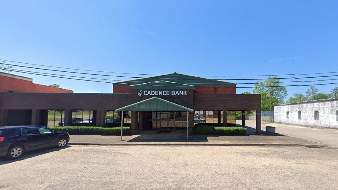 307 E Jones St, Fort Deposit, AL 36032