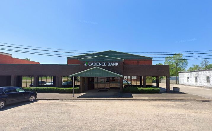 Pictures of Retail property located at 307 E Jones St, Fort Deposit, AL 36032 for sales - image #1