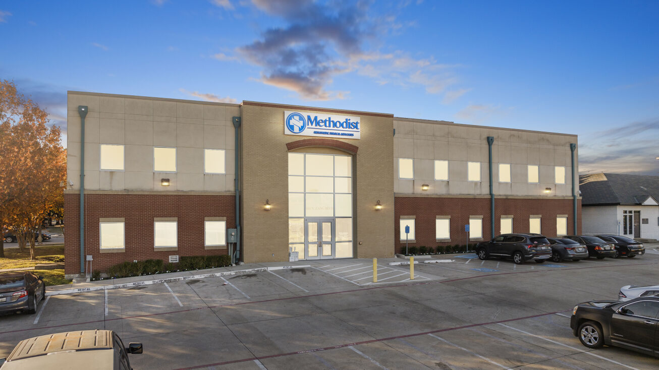 810 N Zang Blvd, Dallas, TX 75208