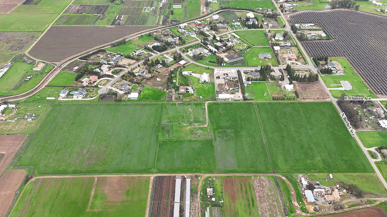 2421 N Bethel Ave, Sanger, CA 93657