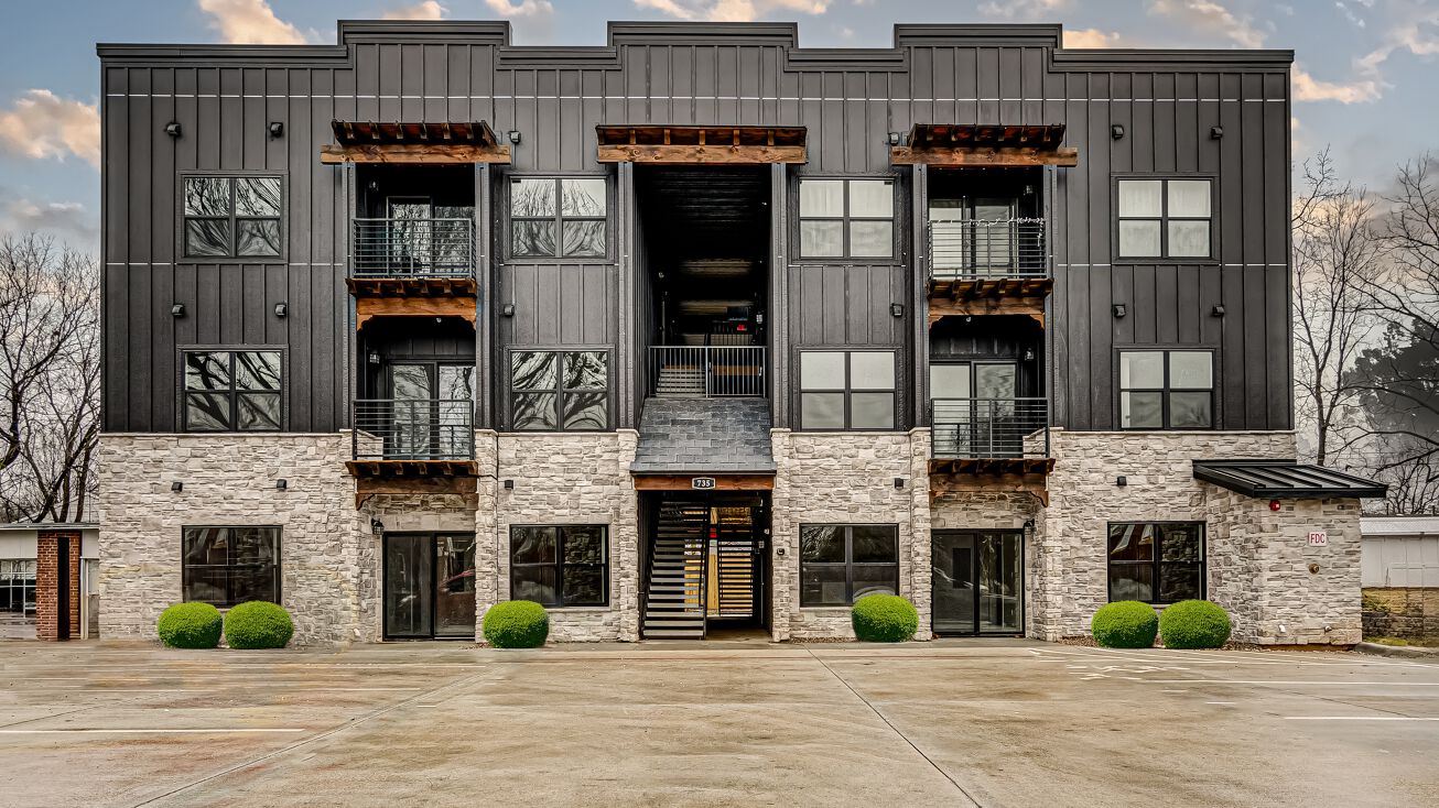 735 South Ave, Springfield, MO 65806