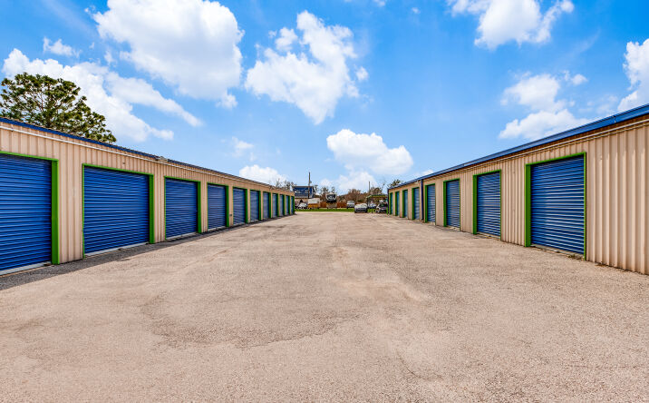 Pictures of Self Storage property located at 2515 Bayshore Dr, San Leon, TX 77539 for sales - image #1