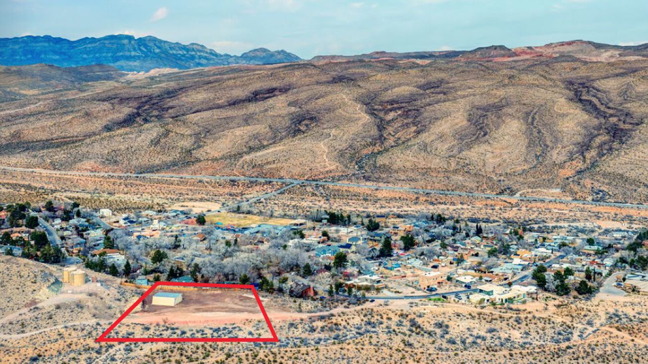100 Spanish Trail, Blue Diamond, NV 89004