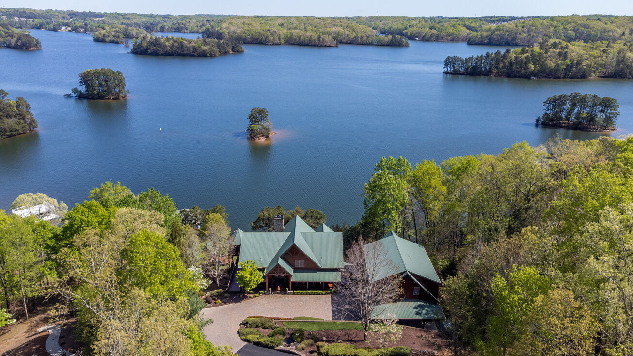 3406 Thunder Point, Gainesville, GA 30506