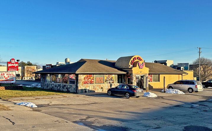 Pictures of Retail property located at 30685 W 12 Mile Rd, Farmington Hills, MI 48334 for sales - image #1
