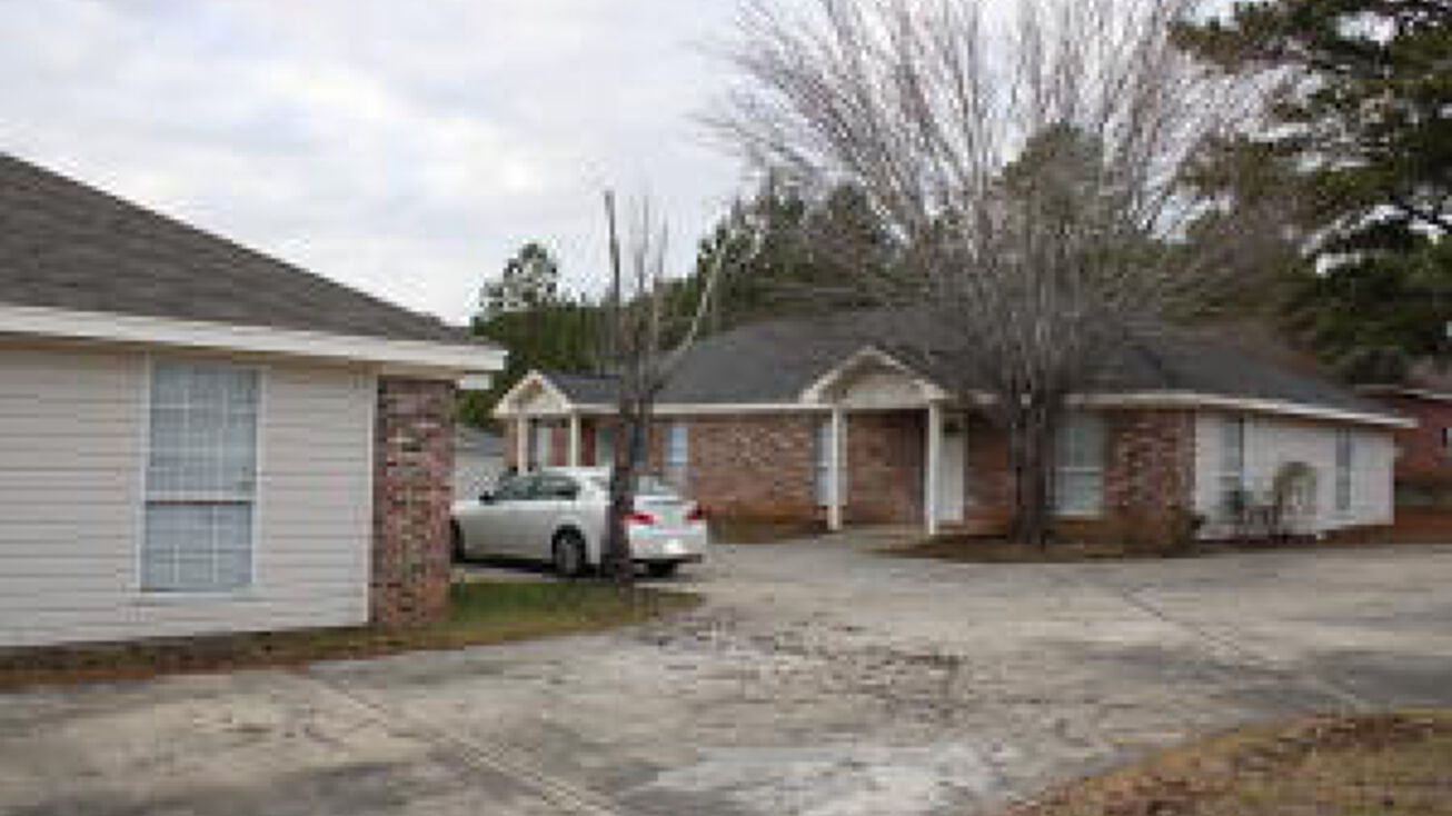 Center St, Purvis, MS 39475