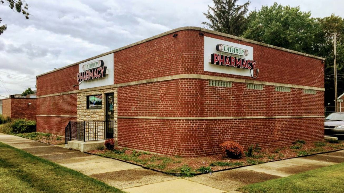 27241 Southfield Rd, Lathrup Village, MI 48076