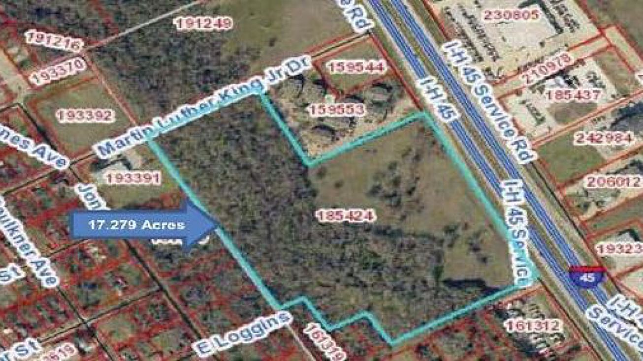 731 I45, Ennis, TX 75119