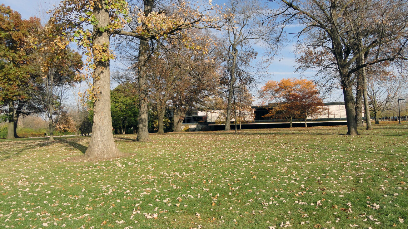 424 N Lake St, Neenah, WI 54956