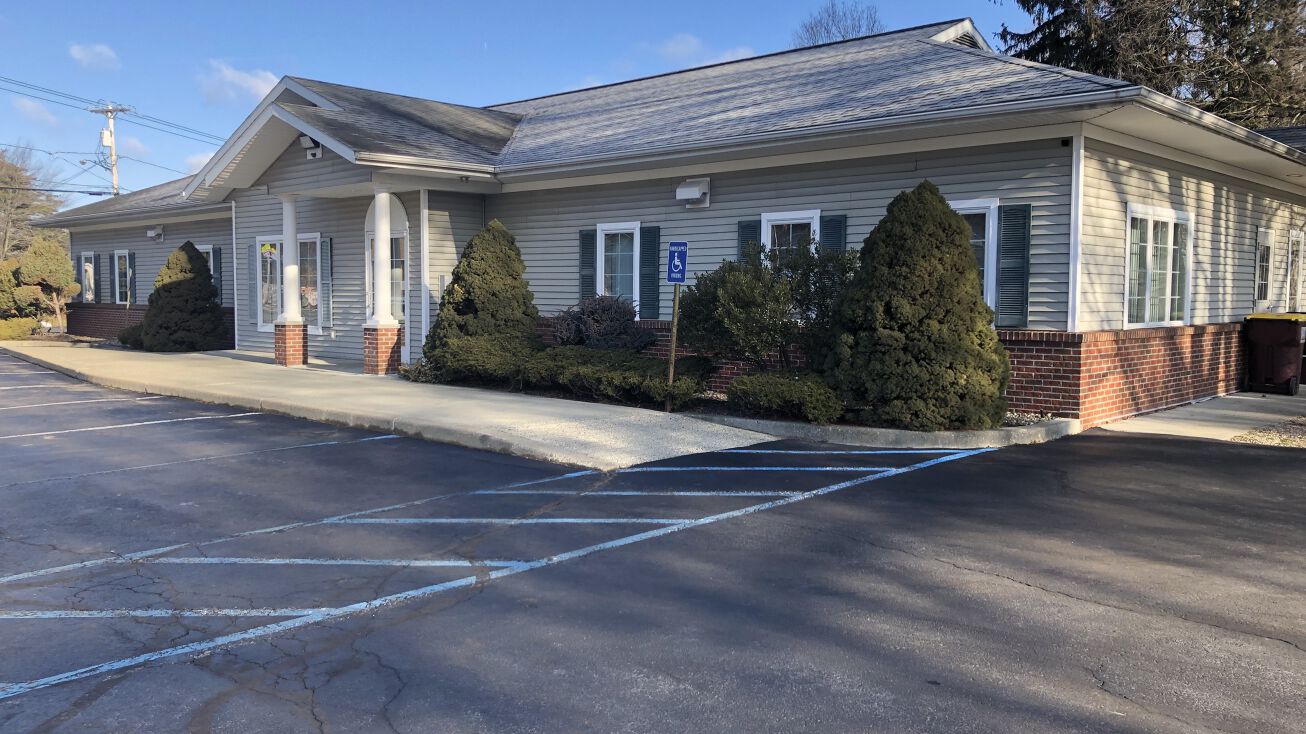 27 W Sand Lake Rd, Wynantskill, NY 12198