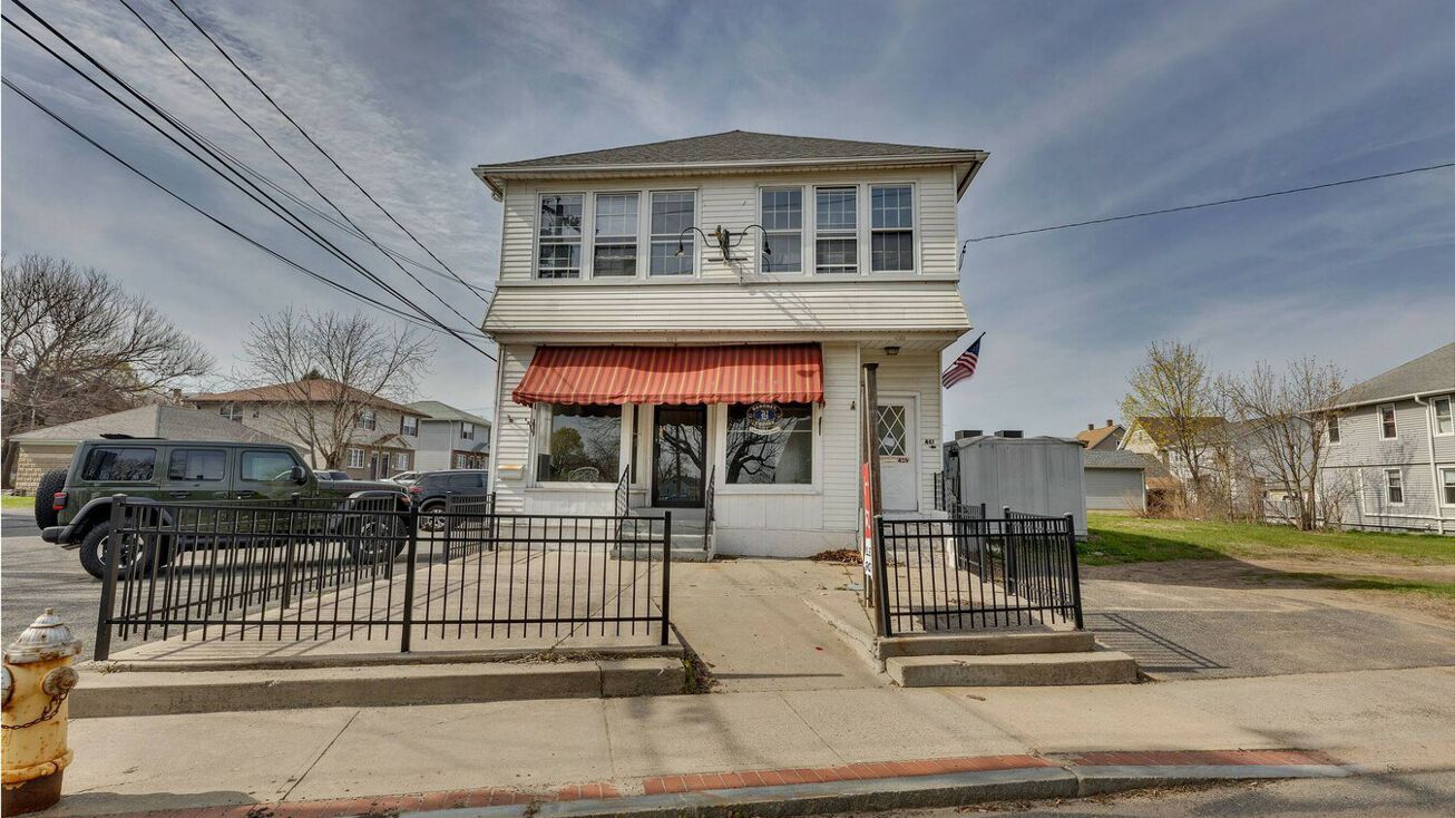 459 East St, Ludlow, MA 01056