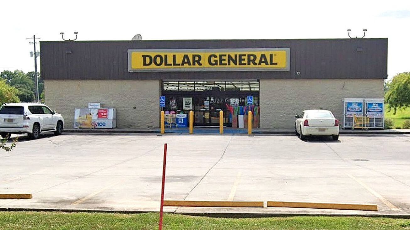 848 S 16th Ave, Laurel, MS 39440