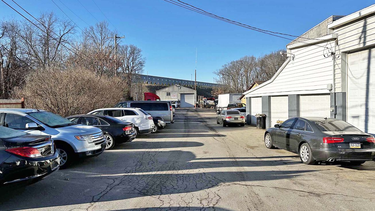 818 Suscon Rd, Pittston, PA 18640