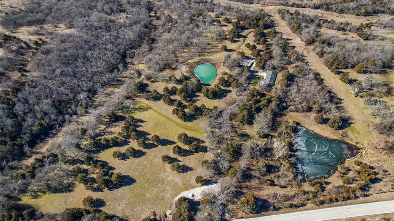 12220 S Hedge Ln Terrace, Olathe, KS 66061