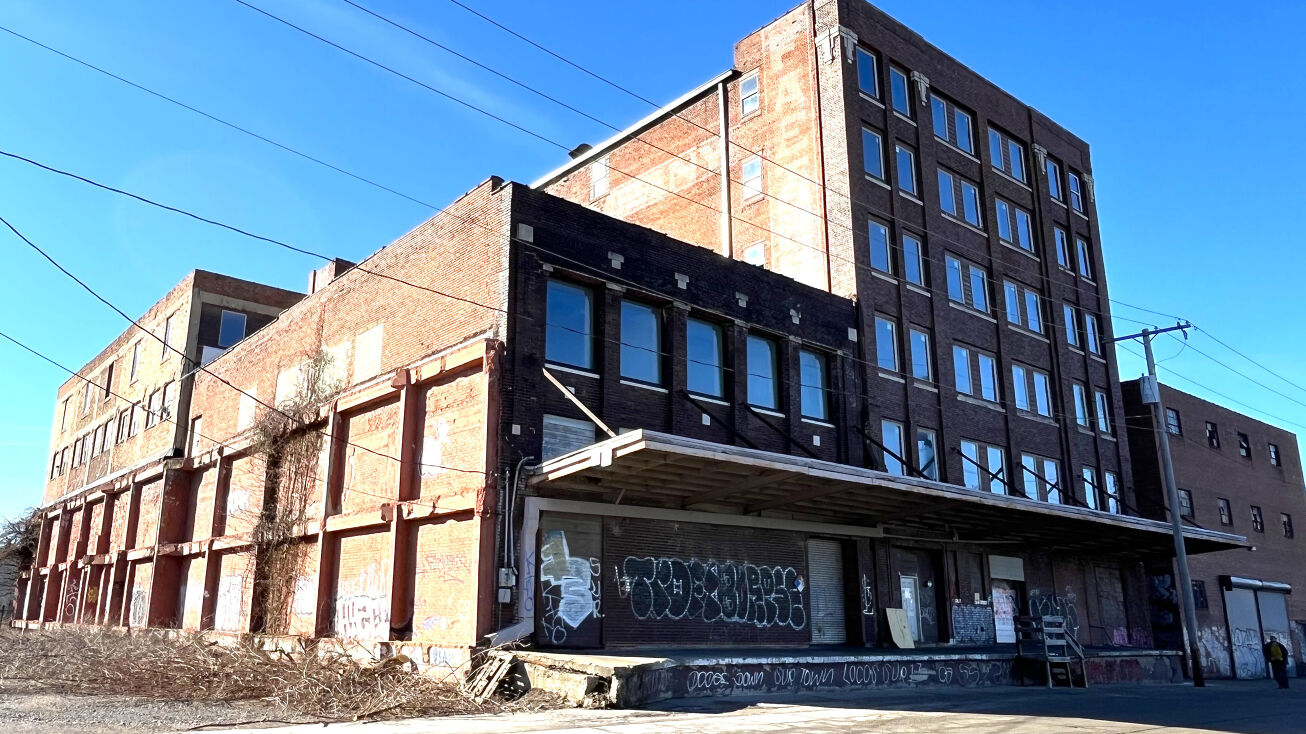 1127 W 8th St, Kansas City, MO 64101 | Crexi.com