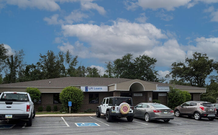 Pictures of Office property located at 4201 Glass Rd NE, Cedar Rapids, IA 52402 for sales - image #1