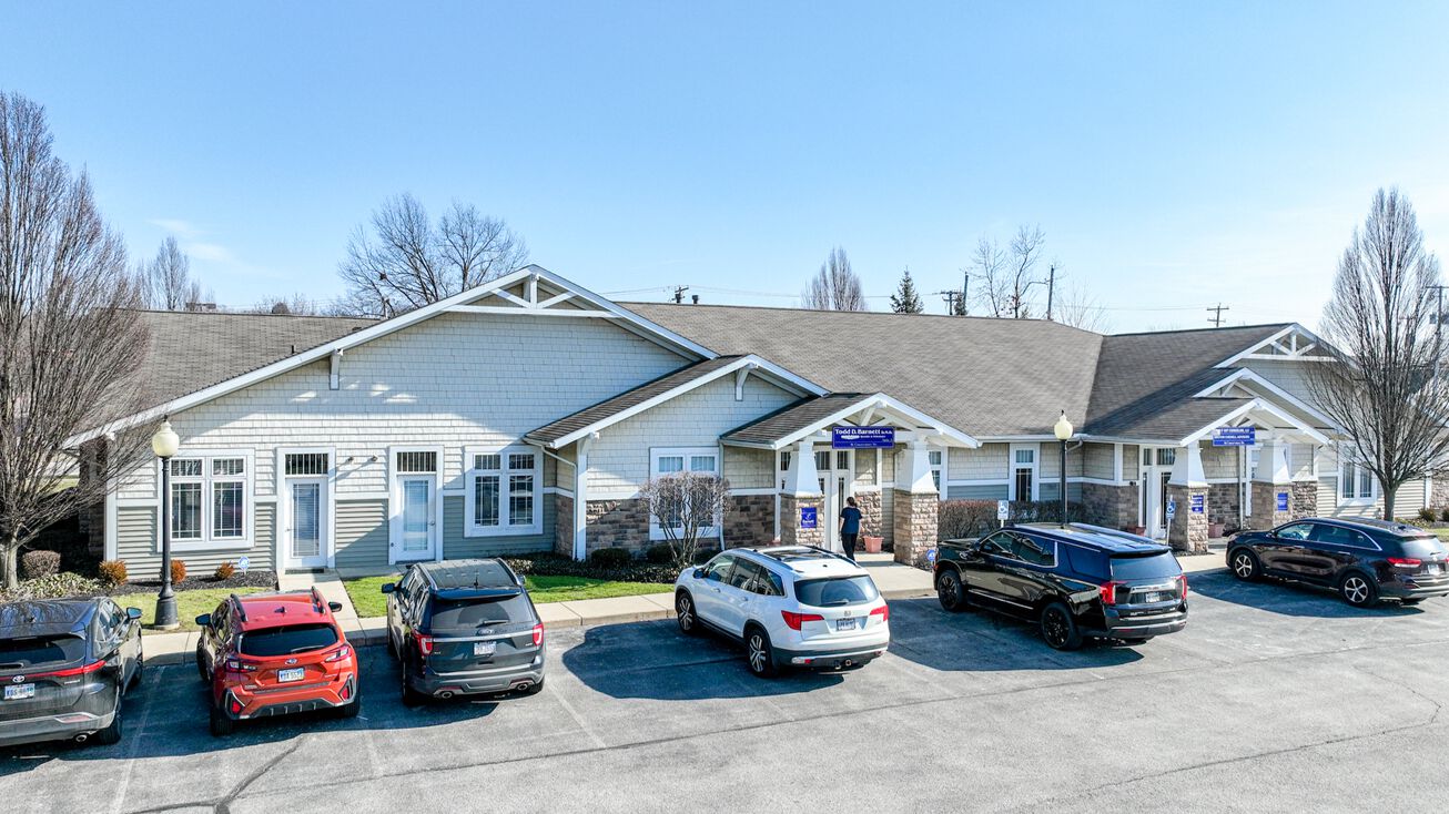Picture of 86 Conservatory Dr, Barberton, OH 44203 | Crexi.com