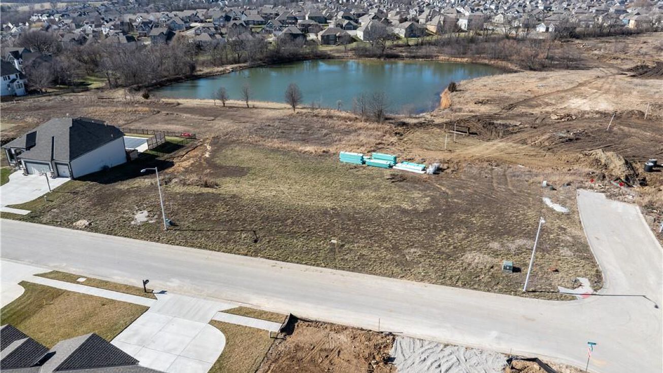 9808 N Laurel Avenue, Kansas City, MO 64157