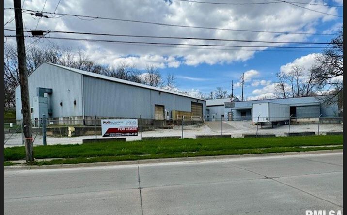 Pictures of Industrial property located at 2902 INDIAN Road, Davenport, IA 52802 for sales - image #1