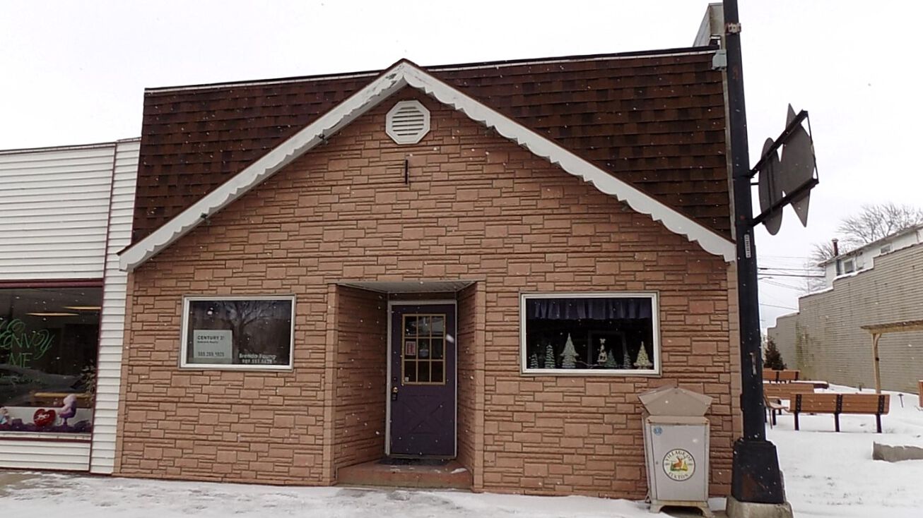 32 N Main St, Elkton, MI 48731