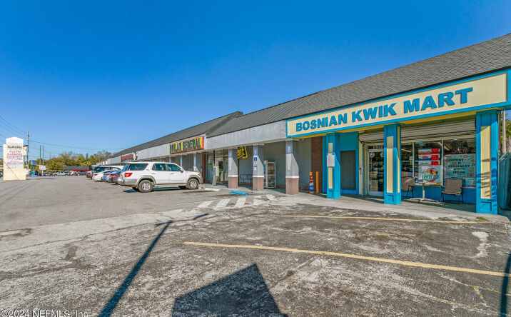 Pictures of Retail property located at 5209 BEACH Boulevard 5209 & 5207, Jacksonville, FL 32207 for sales - image #1
