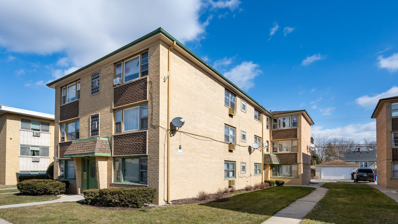 3037 N Harlem Ave, Chicago, IL 60634