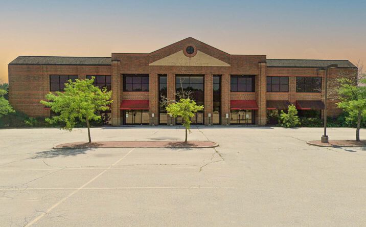 Pictures of Retail property located at 18615 W Bluemound Rd, Brookfield, WI 53045 for sales - image #1