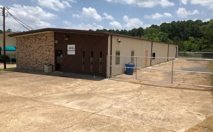 Pictures of Office, Industrial property located at 6821 W. 70th Street, Shreveport, LA 71129 for sales - image #1