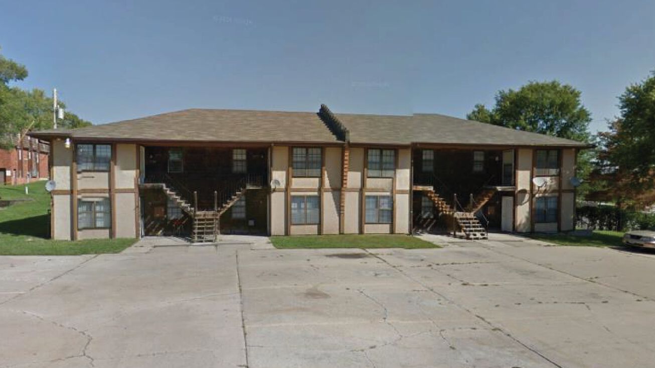 9212 E 54th St, Raytown, MO 64133