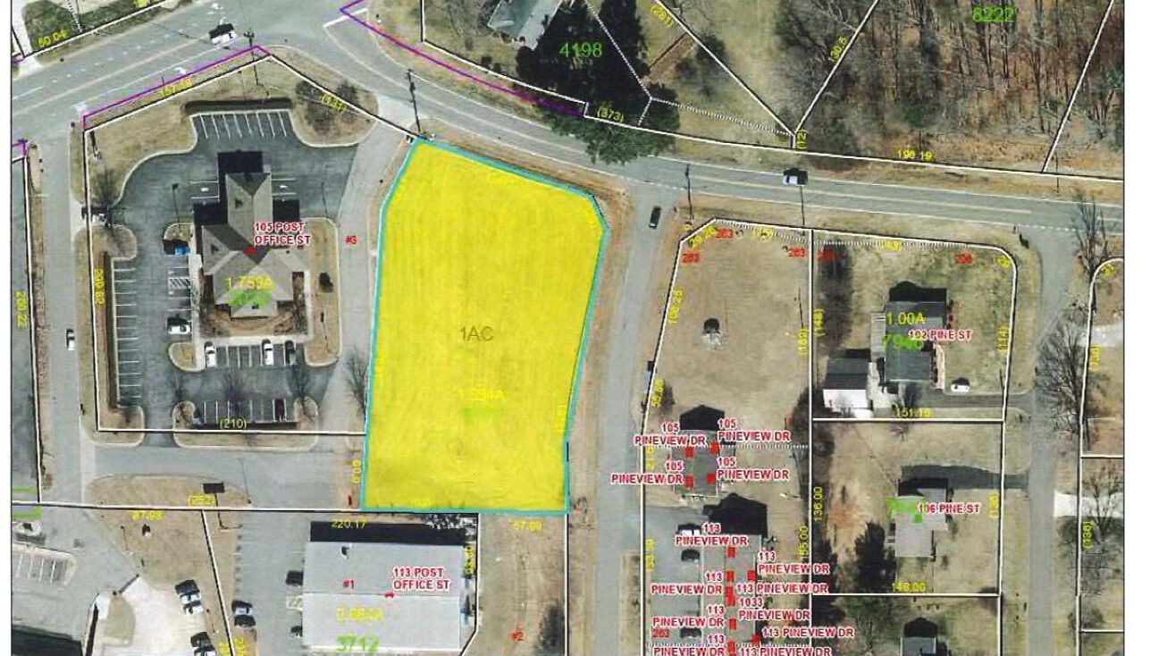 Pineview Dr, King, NC 27021