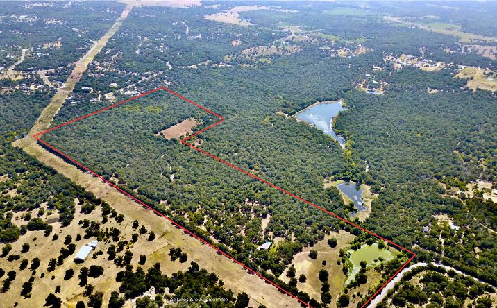 image of property at 20918 BLAKE MANOR RD Manor TX 78653-4976