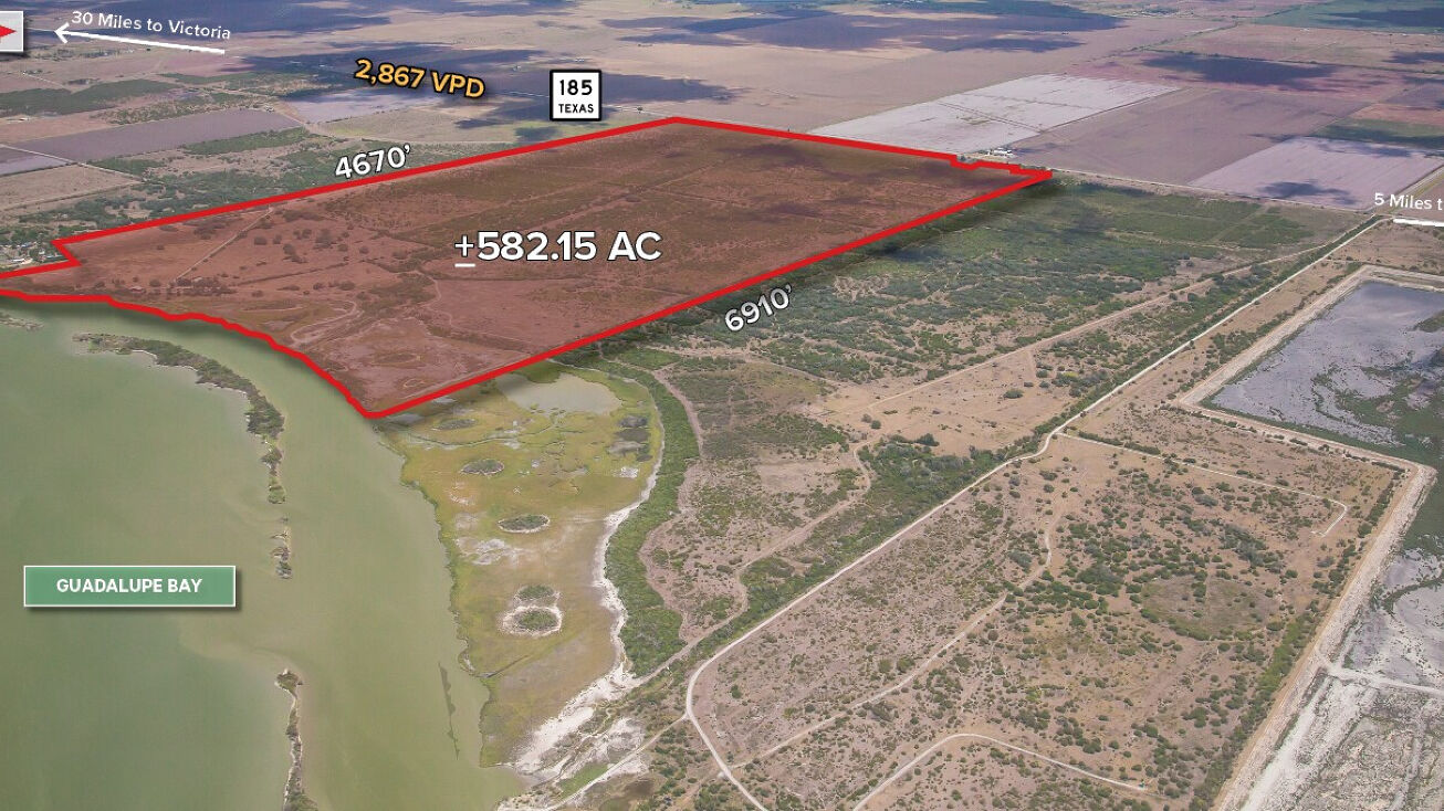 865 Heyland Rd, Seadrift, TX 77983
