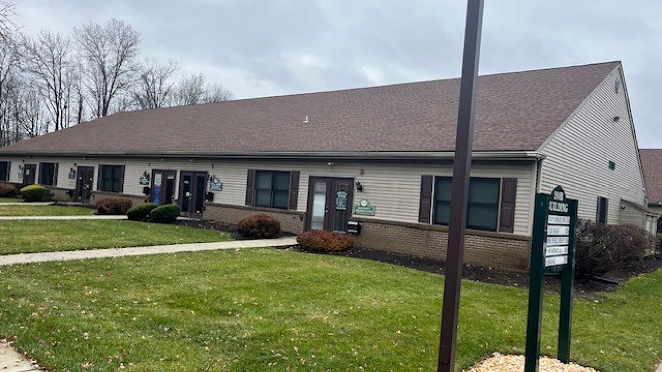 1609 Woodbourne Rd, Levittown, PA 19057