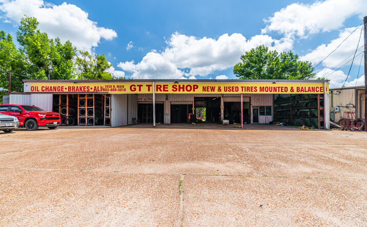 Pictures of Retail, Industrial, Business for Sale property located at 2038 N Main St, Paris, TX 75460 for sales - image #1