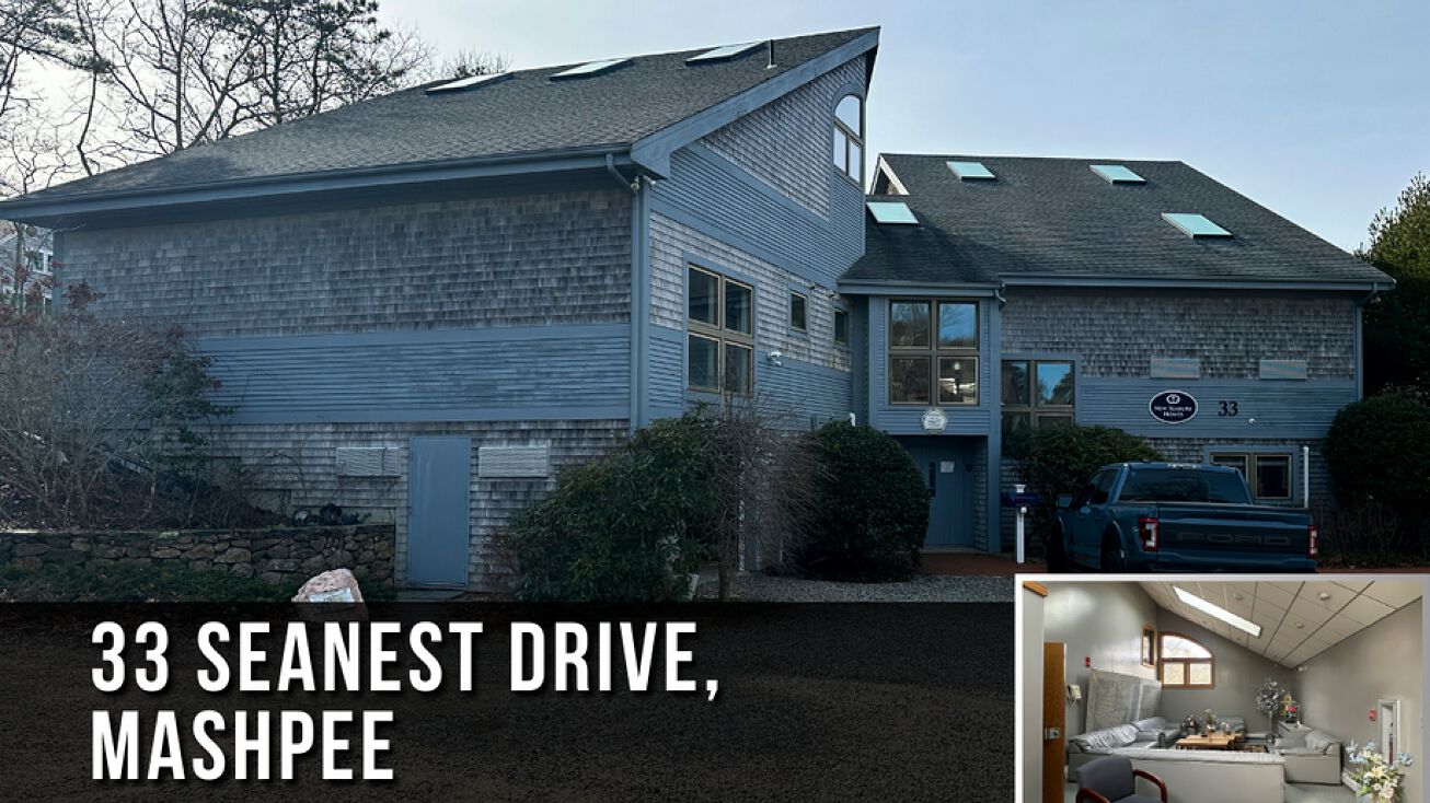 33 Seanest Dr, Mashpee, MA 02649