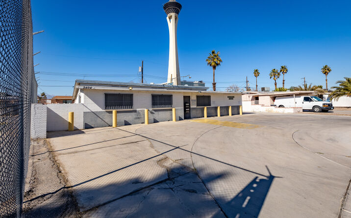 Pictures of Office property located at 2404 Santa Paula Dr, Las Vegas, NV 89104 for sales - image #1