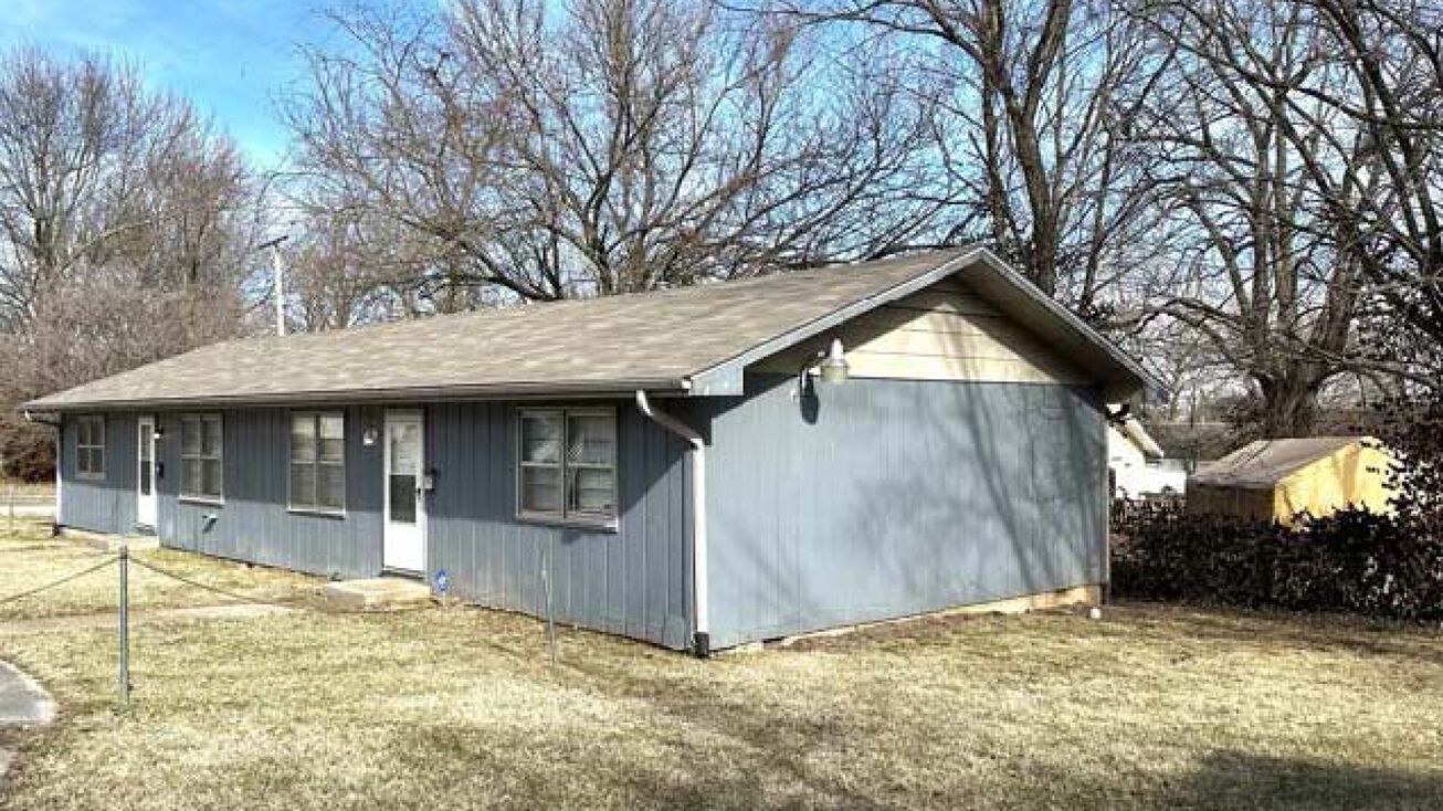 1820-1824-w-walnut-st-springfield-mo-65806-crexi