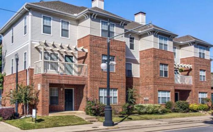 Pictures of Multifamily property located at 615 Maple St, North Little Rock, AR 72114 for sales - image #1