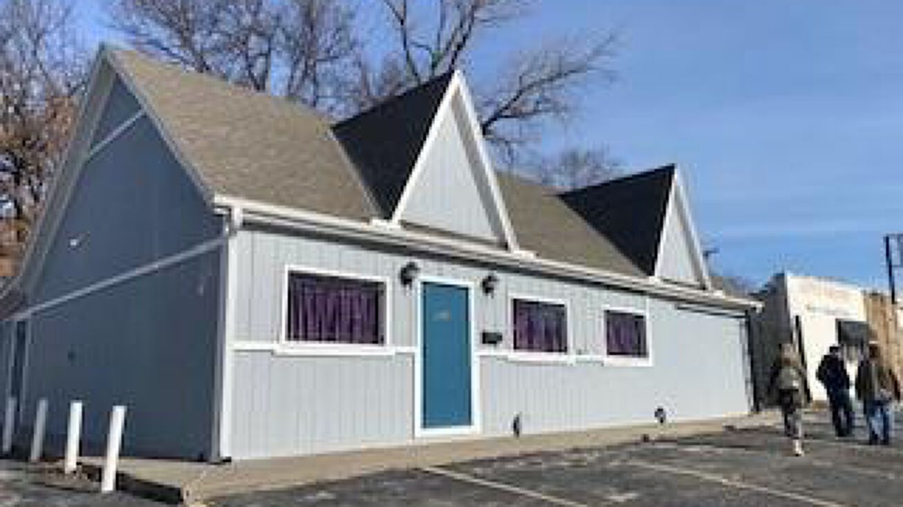 9414 E Truman Road, Independence, MO 64052