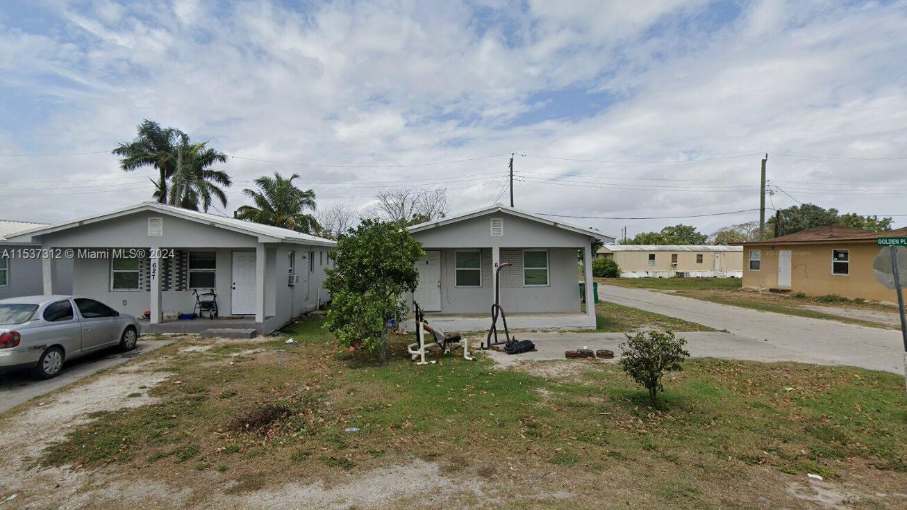 601 Amaryllis Ave, Pahokee, FL 33476