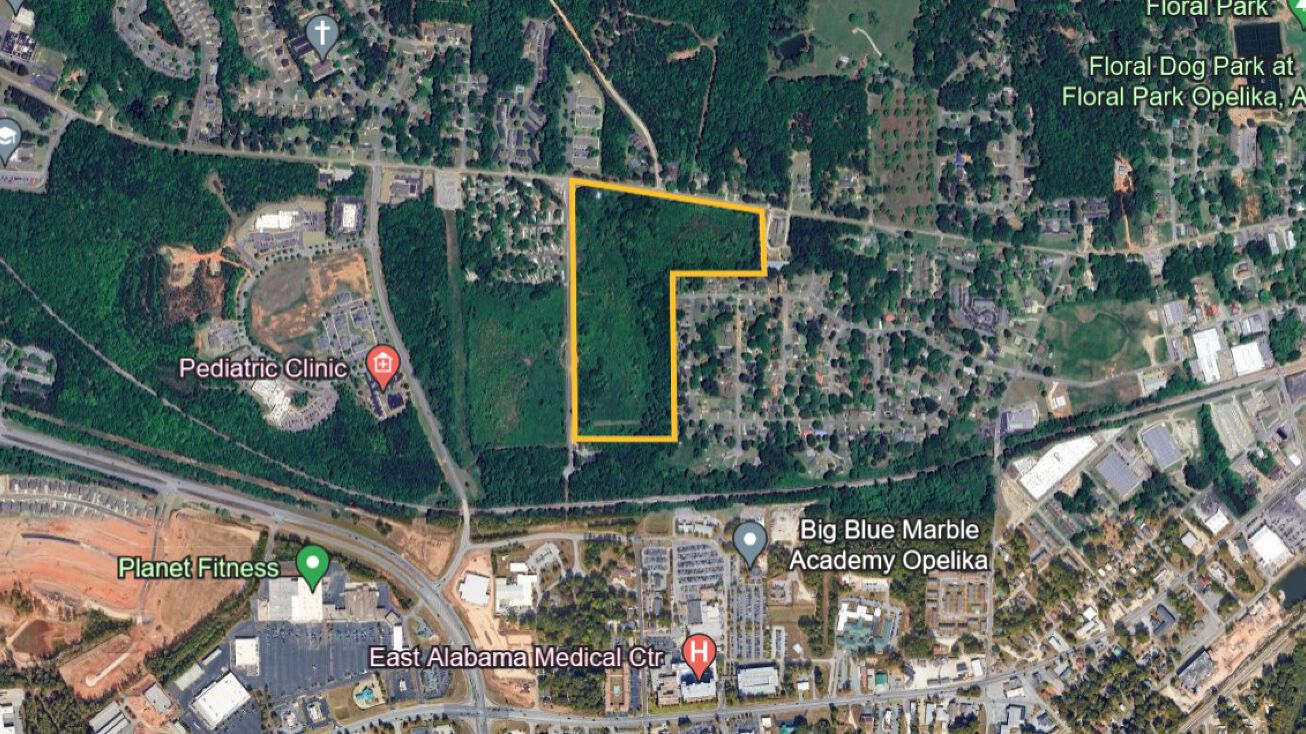 2013 Waverly Pkwy, Opelika, AL 36801