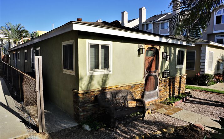 Pictures of Multifamily property located at 416 Richmond St., El Segundo, CA 90245 for comps - image #1