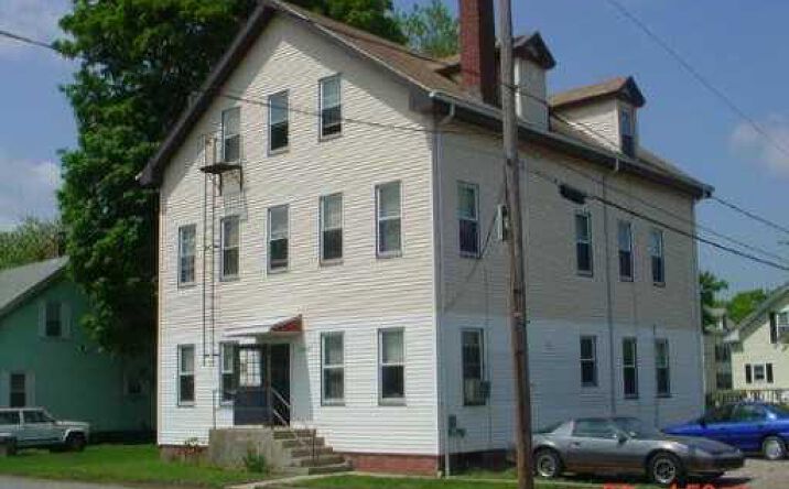 image of property at 3 MARVIN ST Warwick RI 02886-1393