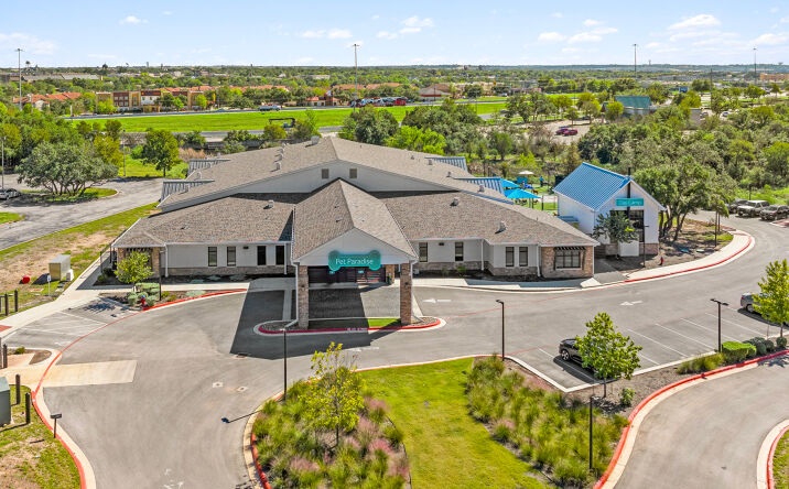 Pictures of Retail property located at 716 I-35, Georgetown, TX 78628 for comps - image #1