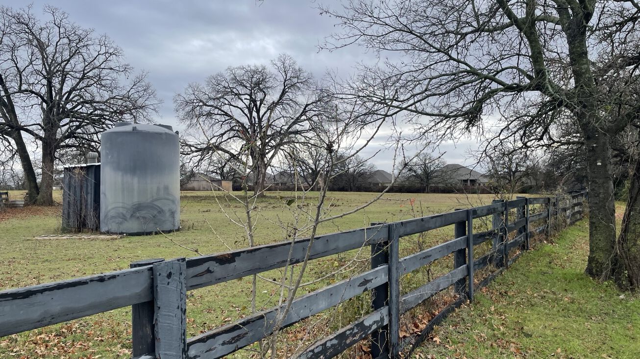 1960 Post Oak Dr, Corinth, TX 76210