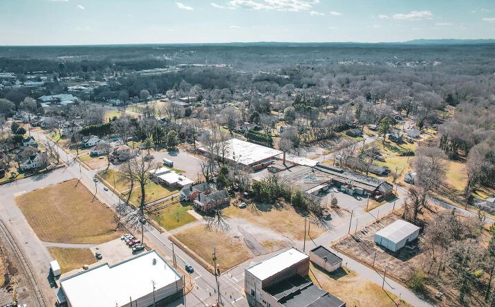Pictures of Industrial, Mixed Use, Office property located at 912 N MAIN AVENUE, Newton, NC 28658 for sales - image #1